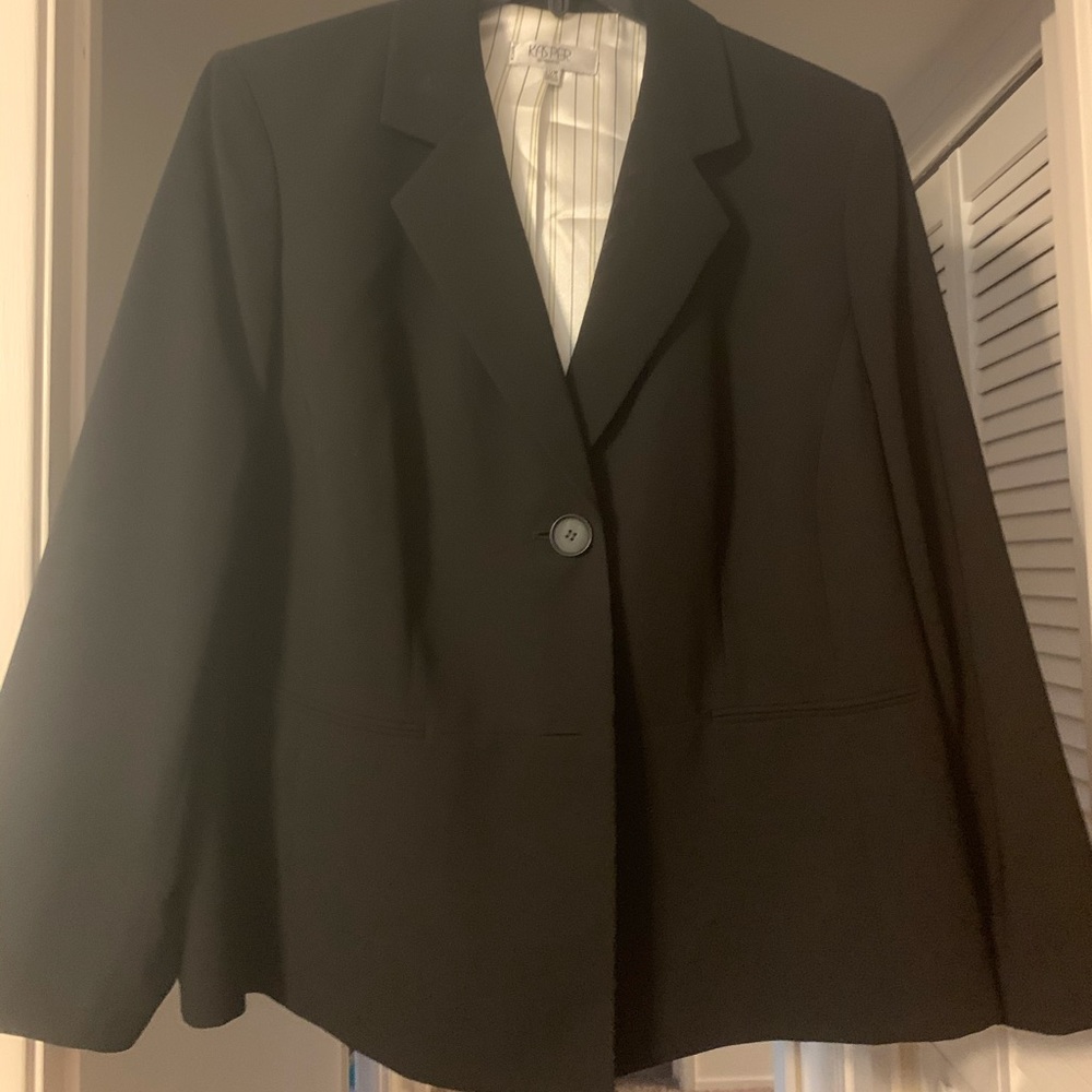Kasper Women’s Black Blazer